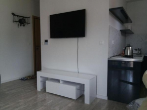 Lovely studio apartment with pool in Tivat